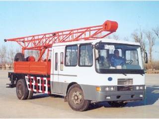 京探牌BT5083TZJDPP100-3E型钻机车