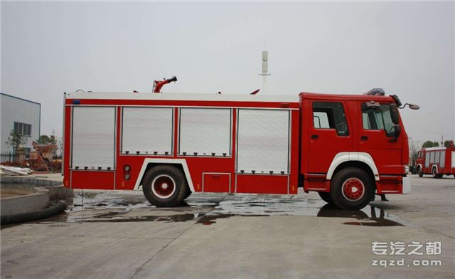 豪沃8吨消防车(泡沫系列)参数配置