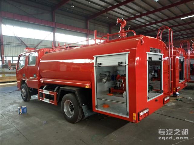 东风多利卡3.5吨消防洒水车