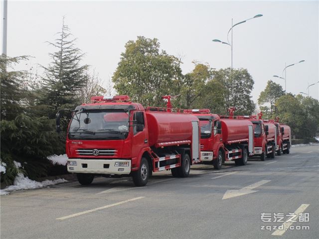 东风3.8吨绿化喷洒  消防洒水车