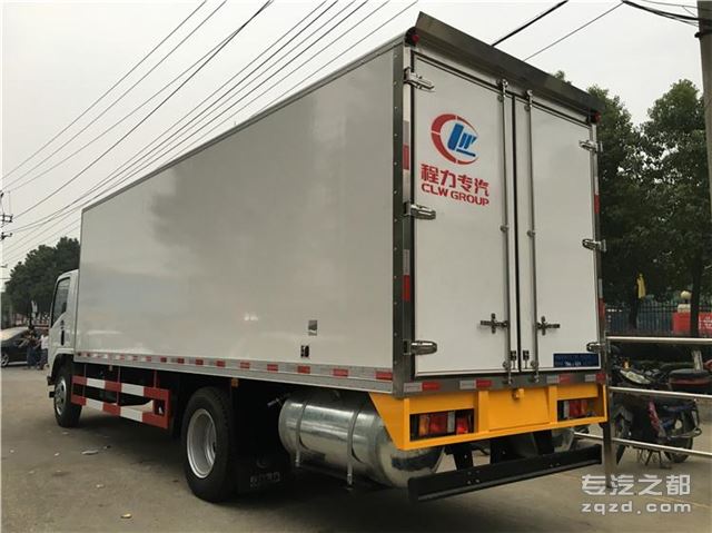 庆铃五十铃700P6.8米冷藏车