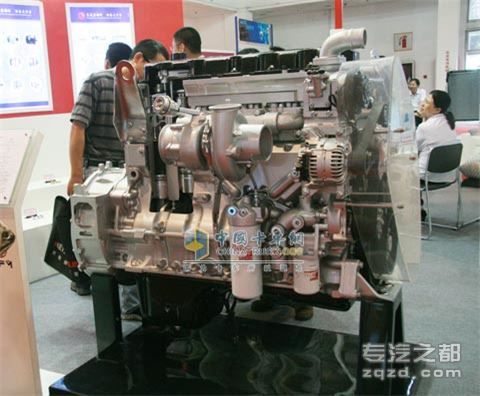 东风康明斯大马力发动机席卷第五届国际汽车零部件展