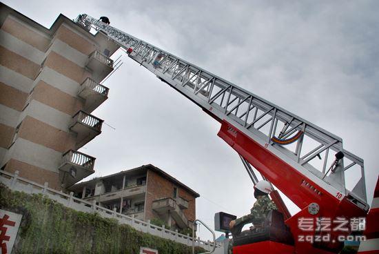 600万鹤岗购置54米登高平台消防专用车