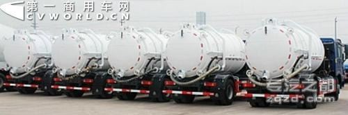 中国重汽双泵吸污车研制成功并批量出口