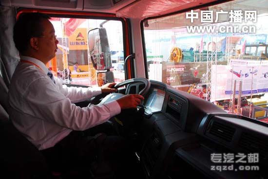 联合卡车K12新疆上市 耀亮中国亚欧博览
