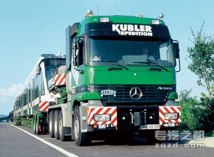 奔驰德国首展Arocs工程卡车 高效节能是亮点