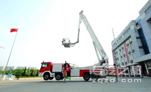 70米高喷消防车正式落户哈尔滨市消防支队