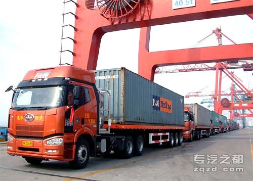真正零排放 扬州10辆LNG集装箱卡车投用