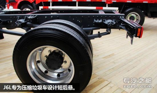 2014北京车展：J6L垃圾车底盘搭载4DK1