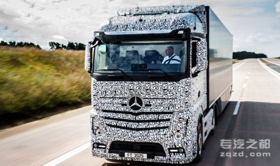 更安全 梅赛德斯-奔驰未来卡车技术首发