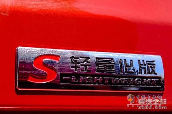 陕汽德龙新M3000高性价比、轻量化、经济的危化品运输车