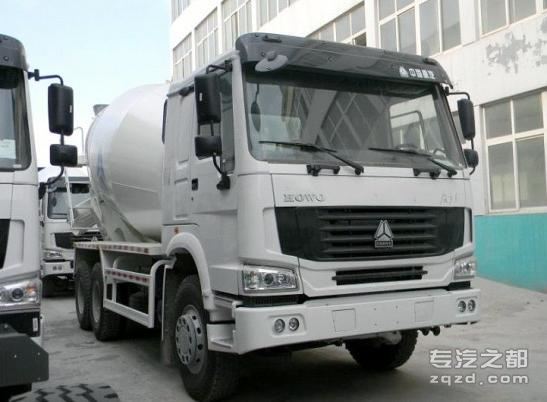 中国重汽HOWO 6X4混凝土搅拌车优惠大促销