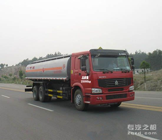 供应楚胜牌CSC5257GHYZ型化工液体运输车