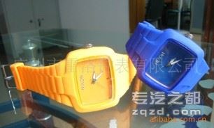 厂家低价批发运动手表