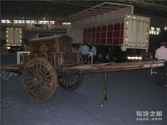 图片报道：中国国际商用车展览布展系列之B3馆