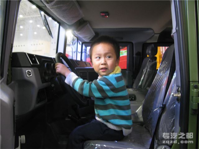 图片报道：第二届中国国际商用车展览最小观众