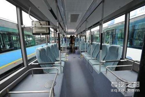 保护环境在行动 北京纯电动公交车计划试运行