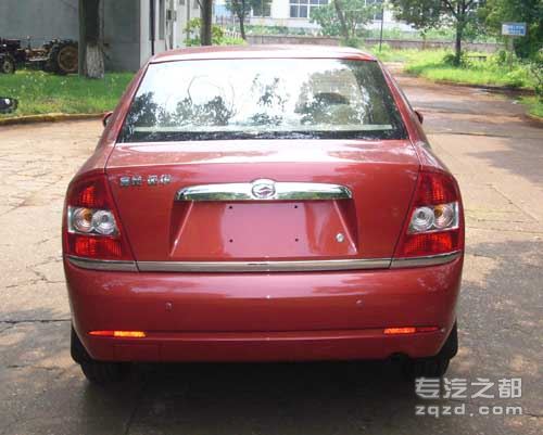 江铃牌JX7150L型轿车