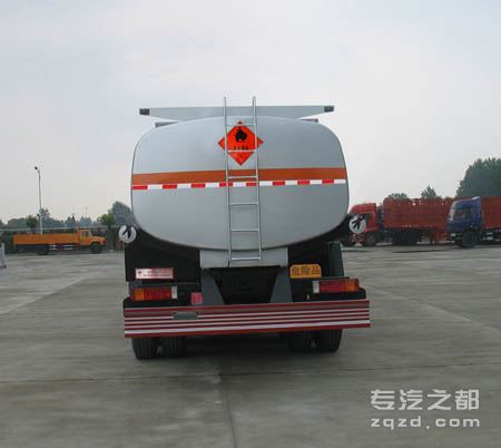 楚胜牌CSC5202GHYD型化工液体运输车