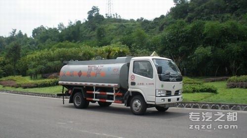 岷江牌YZQ5060GJY3型加油车