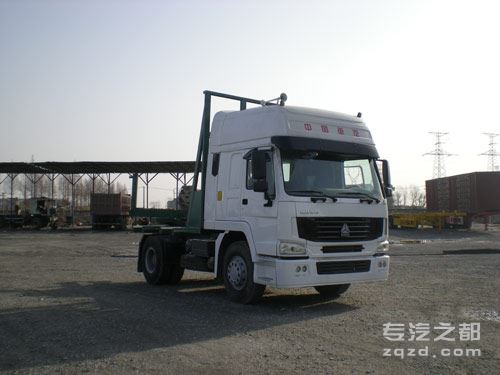 中商汽车牌ZL5160TYC型木材运输车